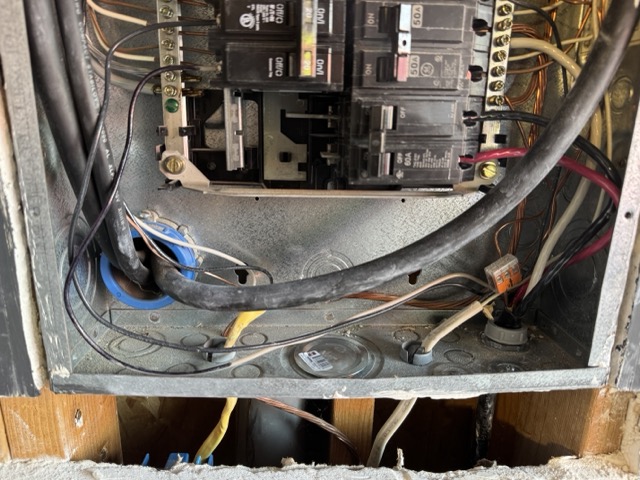 Panel 02